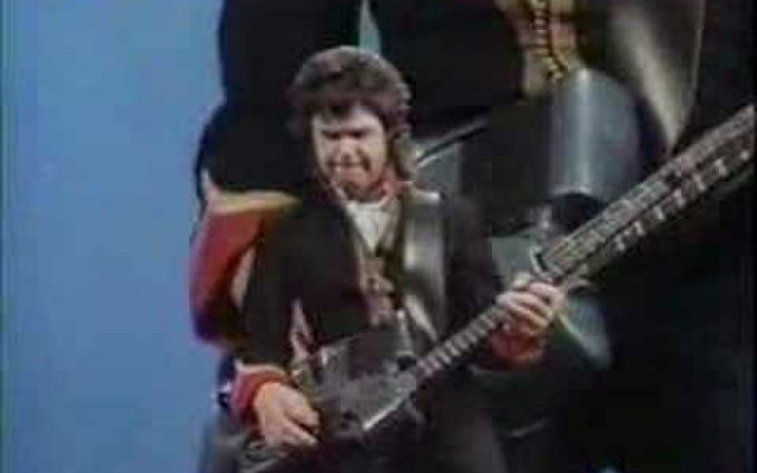 Gary Moore & Phil Lynott- Out in the Fields